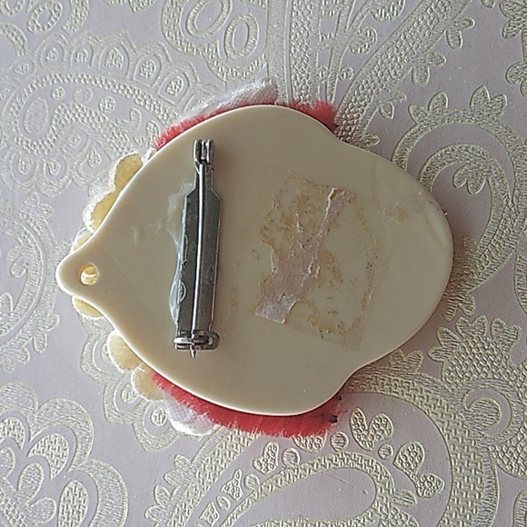 Vintage Red Haired Woman Brooch Pin - Picture 3 of 5